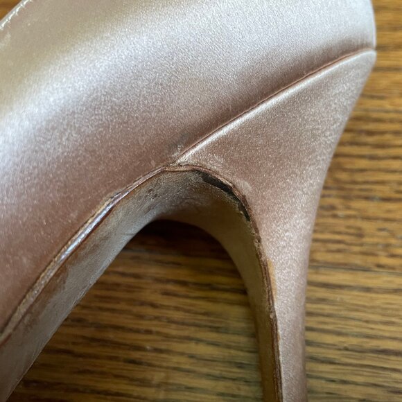 Manolo Blahnik BB Satin Dusky Pink and Champagne Pumps, Size 40EU - Picture 11 of 16